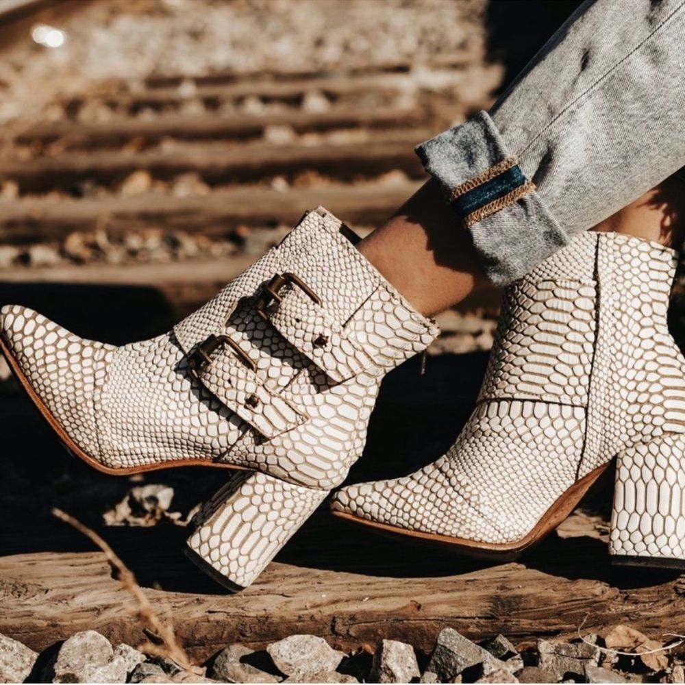 Freebird by Steven Joey Boots Size 9 Retail $295